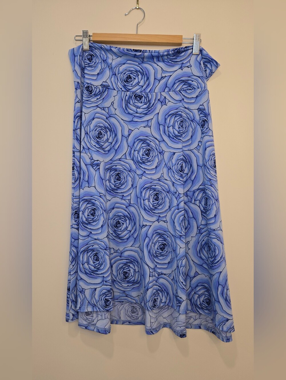 LuLaRoe Azure Blue Rose-Pattern Skirt - Size 2XL - Picture 1 of 4